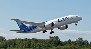 Uno de los últimos aviones entregados es este 787 de LAN Chile