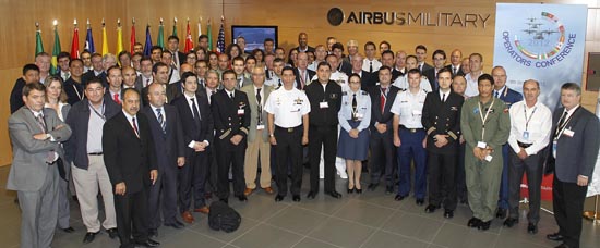 Imagen de grupo de asistentes / Foto: Airbus Military