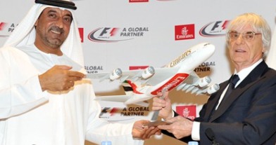 El Jeque Ahmed  bin Saeed Al-Maktoum, máximo representante de Emirates Group, y Bernie Ecclestone, CEO del grupo Fórmula 1