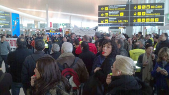 Manifesstación en el aeropuerto de Madrid-Barajas