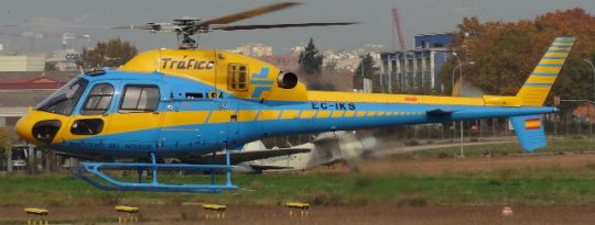Helicóptero de la DGT, en el aeropuerto de Sabadell en noviembre de 2012 / Foto: AeroTendencias