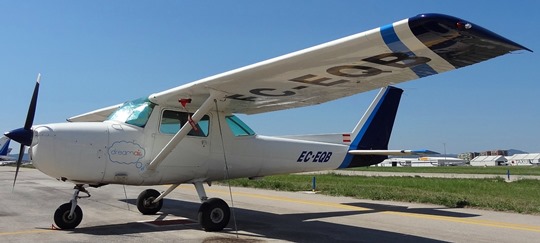 El avión biplaza Cessna 150M es un avión muy apreciado para el vuelo de instrucción