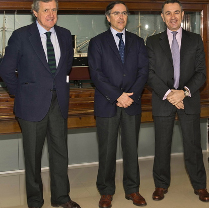 Ignacio Mataix, junto a José Angel Corres, presidente de la Cámara de Comercio de Bilbao y Juan Mª Saénz de Buruaga, vicepresidente