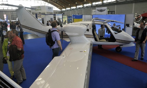 El V-24, expuesto este mes en Aero Friedrichshafen 2014 / Foto: Softex Aero