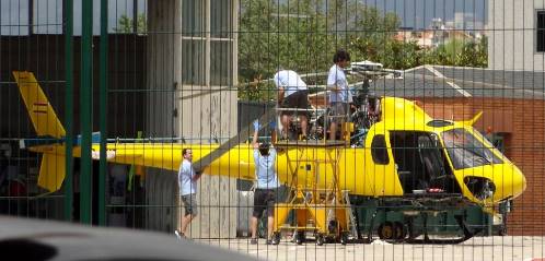 Técnicos de mantenimiento de aeronaves, en el aeropuerto de Sabadell