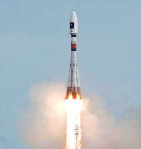 El cohete Soyuz iniciando el despegue