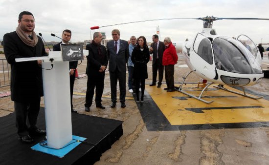 El alcalde de Sabadell, a la izquierda, hoy durante la presentación del Cabri G2 / Juanma Pelaez