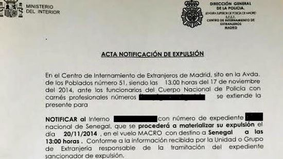 Notificación de expulsión de uno de los internos del CIE de Aluche a la que ha tenido acceso eldiario.es