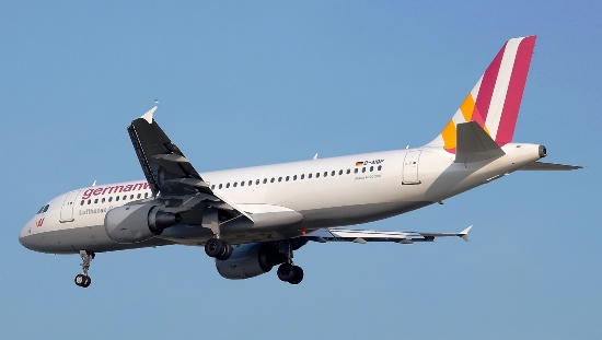 Un A320 de Germanwings, en el aeropuerto de Barcelona / Adolfo Malet