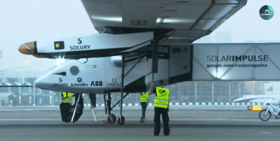 El solar Impulse 2, minutos antes de iniciar el vuelo / Vídeo Solar Impulse