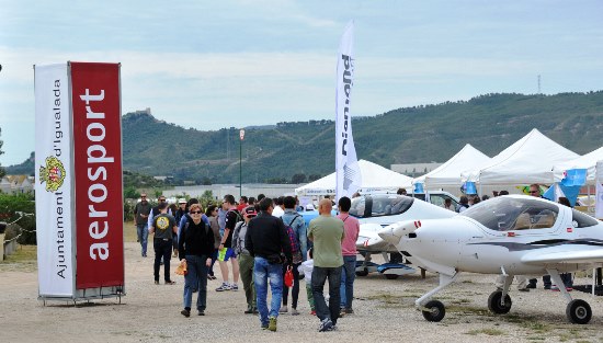 Aerosport, punto de encuentro de profesionales de la aviación deportiva y aficionados a la aviación