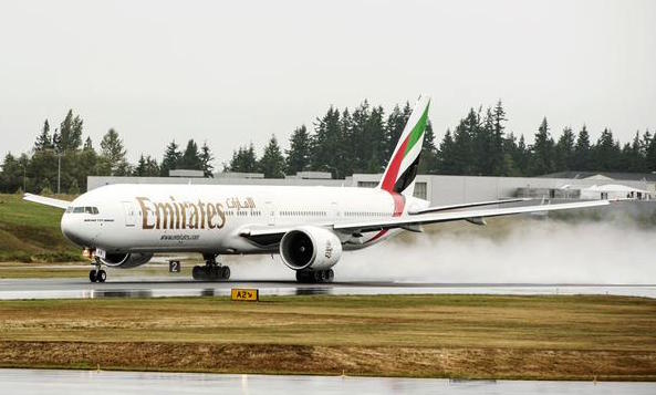 Uno de los nuevos Boeing 777 que ayer incorporó Emirates