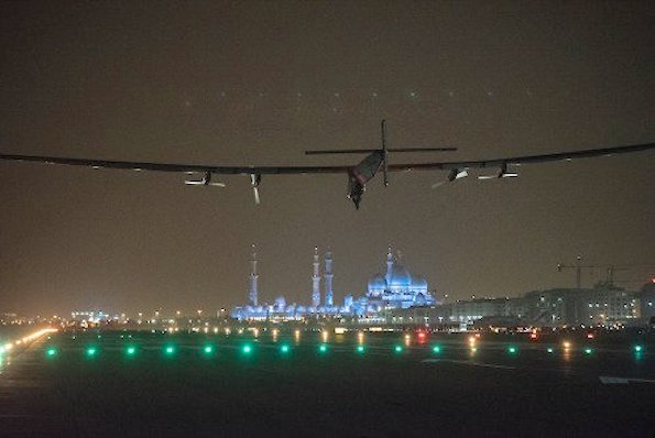 Llegada del Solar Impulse 2 a Abu Dhabi