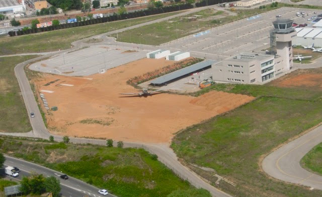 Vista aérea del solar en el que se levantará el Museo-Jardín / Fundació Parc Aeronàutic de Catalunya