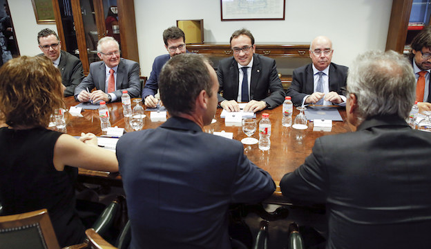 De frente, representantes de la Generalitat de Catalunya, durante la runión mantenida con miembros del gobierno de Andorra / Generalitat de Caalunya