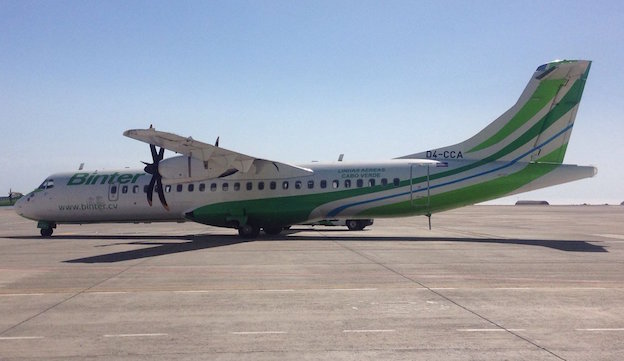 El avión, con la matrícula de Cabo Verde / @BinterCanarias
