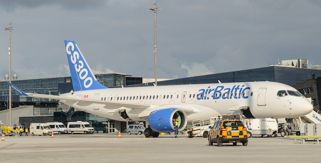 Bombardier CS300, en el aeropuerto de Riga / Bombardier