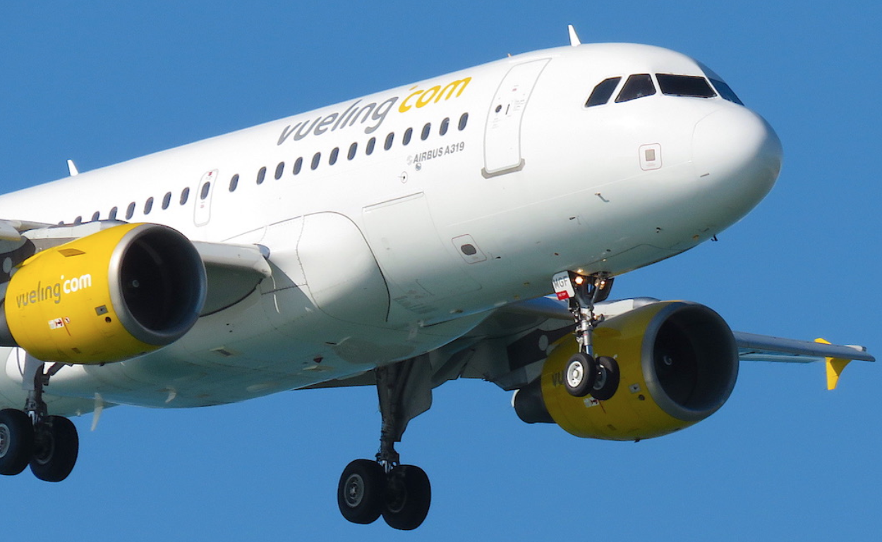 Vueling cobrará por subir una maleta de mano a la cabina