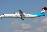 Dash 8