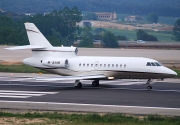 Falcon 900